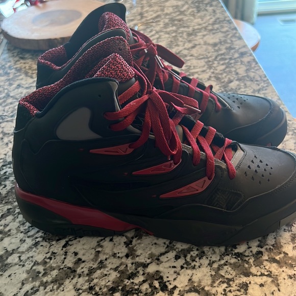 Men’s Adidas Mutombo 2 Retro Shoes - Picture 3 of 7